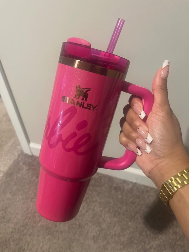 💕 Stanley x Barbie™ Icon Quencher 40oz – Limited Edition Tumbler with Lid, Straw & Original Box 💄🌟 waodeals