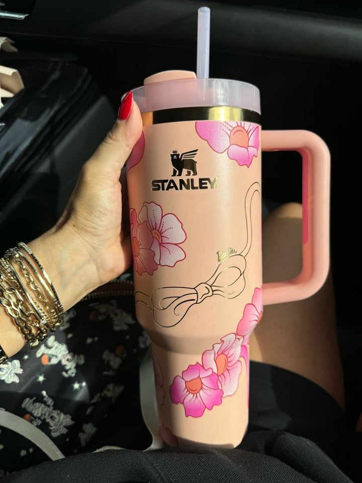 🍑 Stanley x Barbie 80s Peaches 'N Cream Quencher 40oz💖✨ waodeals