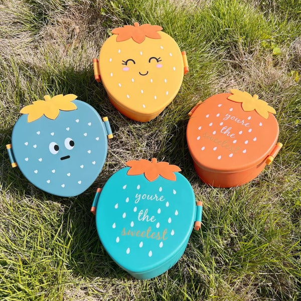 Wholesome Meals On-the-Go: Plastic Lunch Container with Spoon & Fork, 700ml, 3 Compartments, Cute Strawberry Shape – Ideal for School Children