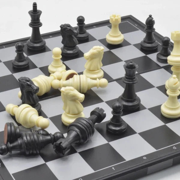 Magnetic Chess Set 3286 ♟️🧲 – Foldable Board 🎒 | Strong Magnets 🧲 | Travel Friendly ✈️ | Fun for Kids & Adults 👨‍👩‍👧‍👦 WaoDeals